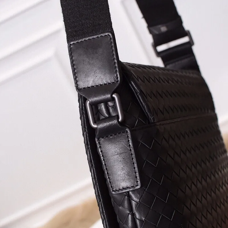 All categories 💚 Top version men’s bags 💚 BV 2024 new BV crossbody bag